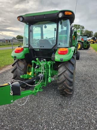Image of John Deere 5075E equipment image 3