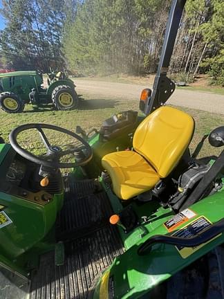 Image of John Deere 5075E equipment image 4