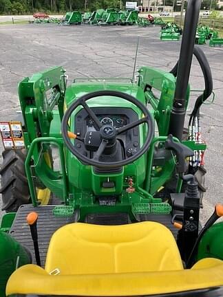 Image of John Deere 5075E equipment image 4