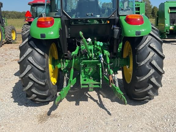 Image of John Deere 5075E equipment image 4