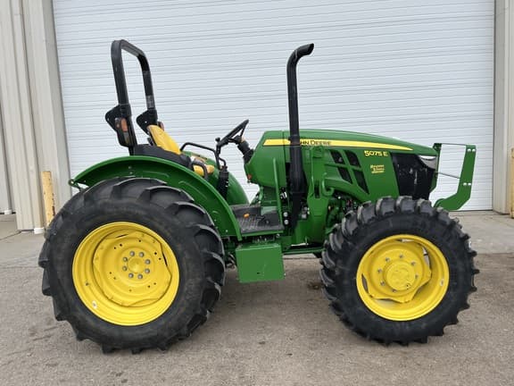 Image of John Deere 5075E equipment image 1