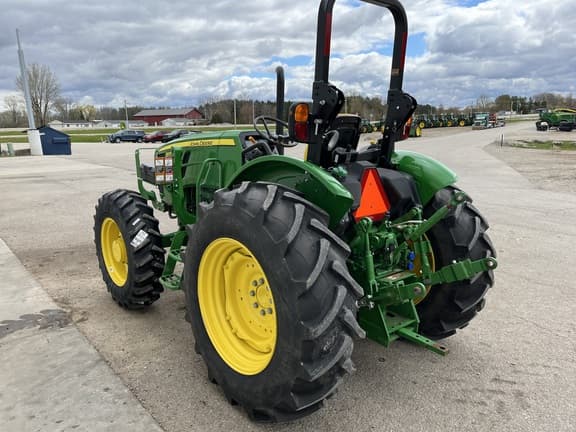 Image of John Deere 5075E equipment image 4