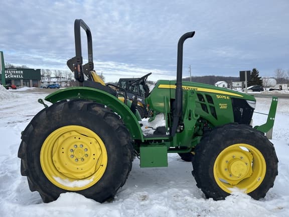 Image of John Deere 5075E equipment image 3