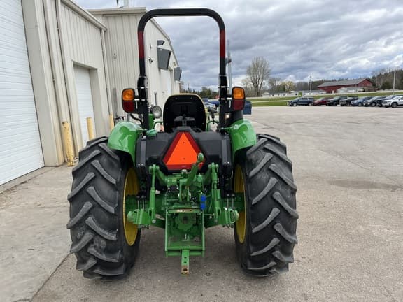 Image of John Deere 5075E equipment image 3