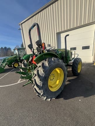 Image of John Deere 5075E equipment image 4