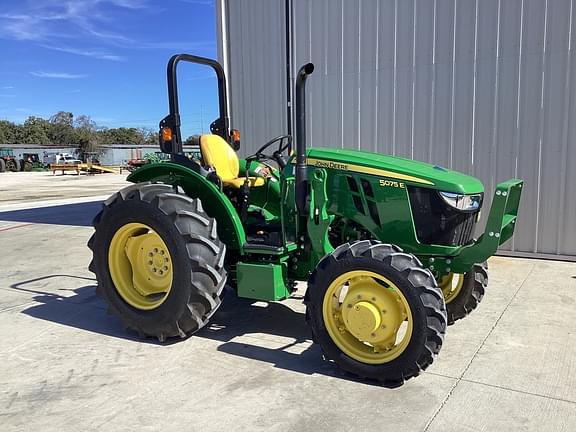 Image of John Deere 5075E equipment image 4