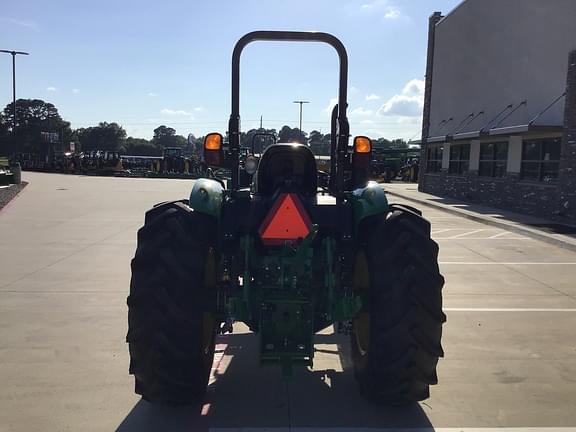 Image of John Deere 5075E equipment image 3