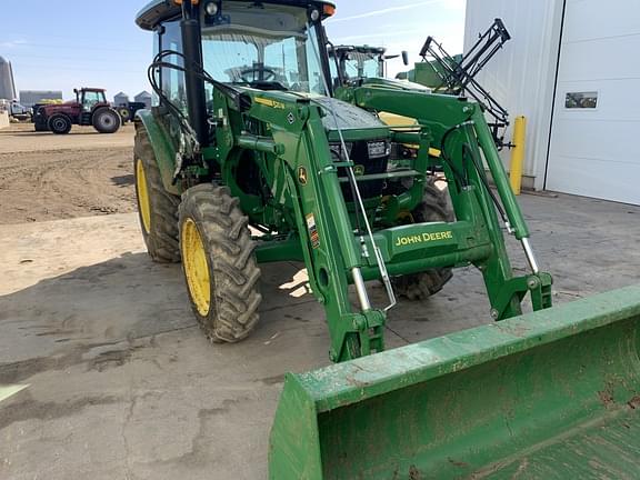 Image of John Deere 5075E equipment image 4