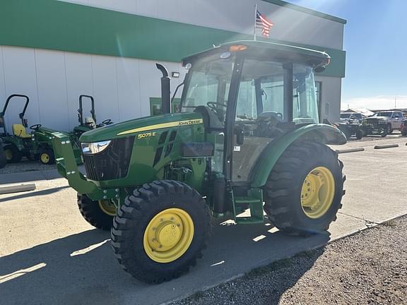 Image of John Deere 5075E equipment image 3