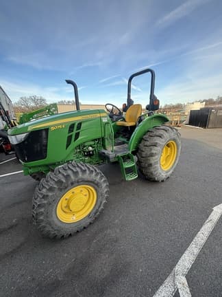 Image of John Deere 5075E equipment image 3