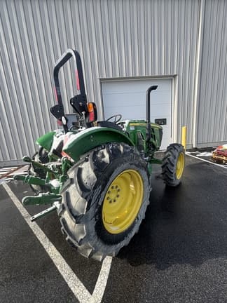 Image of John Deere 5075E equipment image 3