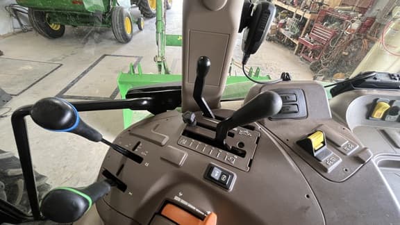 Image of John Deere 5075E equipment image 4