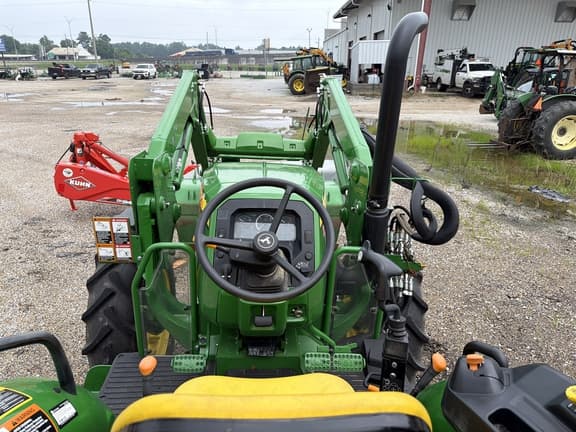 Image of John Deere 5075E equipment image 4