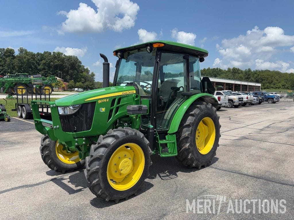 2023 John Deere 5075E Equipment Image0