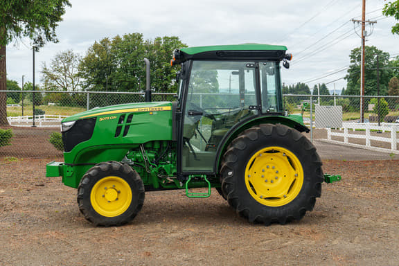 Image of John Deere 5075GN equipment image 1