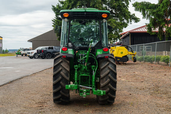 Image of John Deere 5075GN equipment image 3