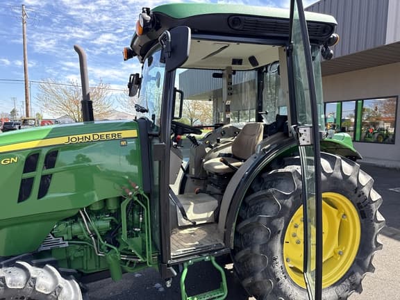 Image of John Deere 5075GN equipment image 1