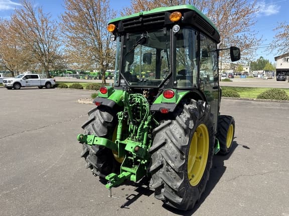 Image of John Deere 5075GN equipment image 4