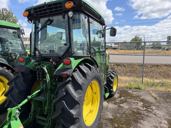 Image of John Deere 5075GN equipment image 4