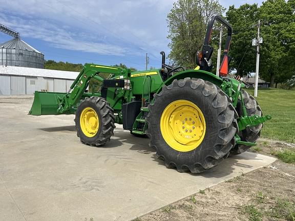 Image of John Deere 5075M equipment image 2