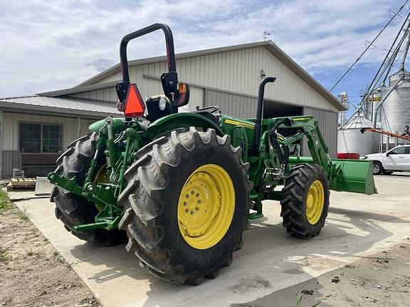 Image of John Deere 5075M equipment image 4