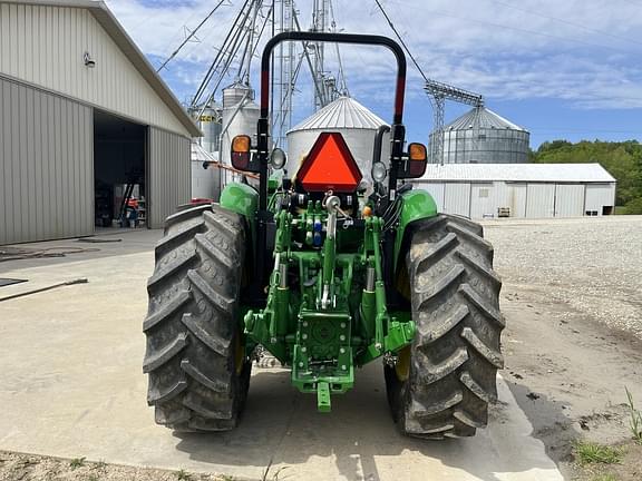 Image of John Deere 5075M equipment image 3