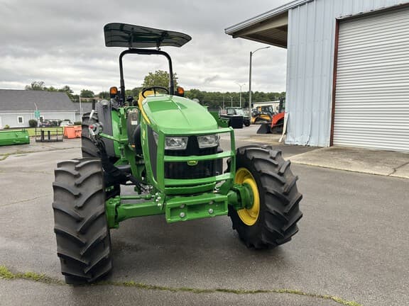 Image of John Deere 5075M equipment image 1