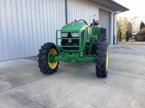 Image of John Deere 5075M equipment image 2