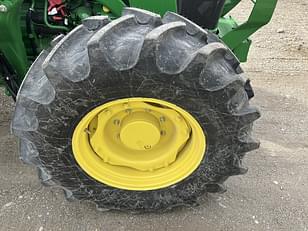 Main image John Deere 5075M 9