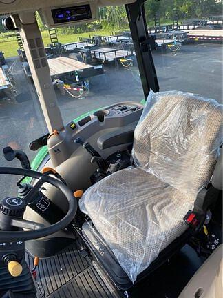 Image of John Deere 5075E equipment image 4