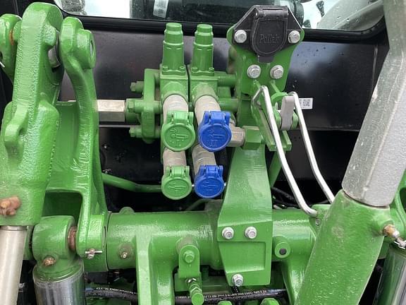 Image of John Deere 5075M equipment image 4