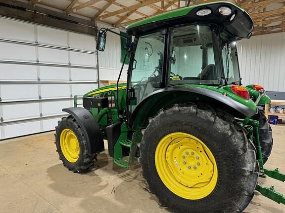 Image of John Deere 5075M equipment image 4