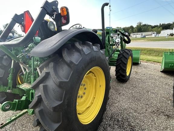 Image of John Deere 5075M equipment image 2
