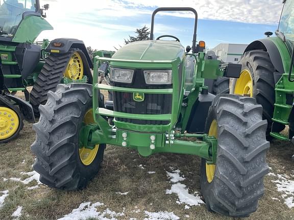 Image of John Deere 5075M equipment image 3