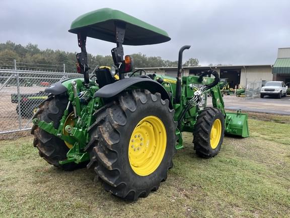 Image of John Deere 5075M equipment image 4
