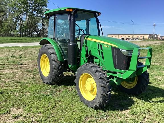 Image of John Deere 5090E Primary image