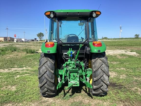 Image of John Deere 5090E equipment image 4