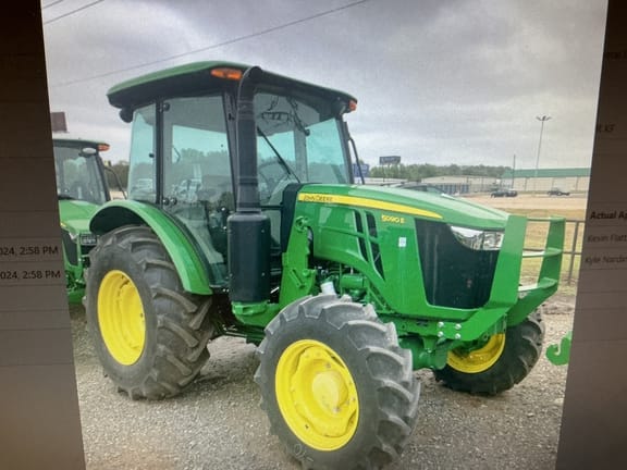 Main image John Deere 5090E