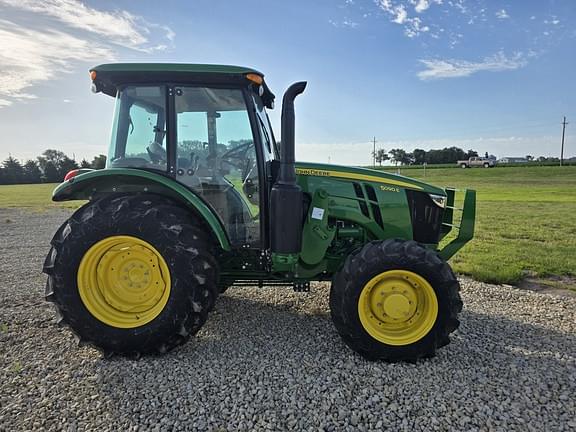 Image of John Deere 5090E Primary image
