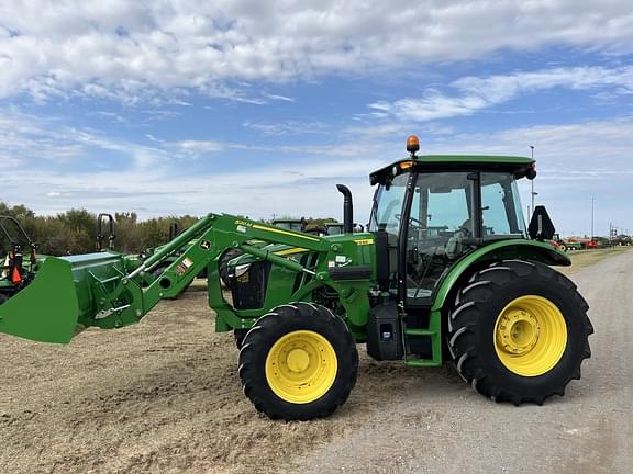 Image of John Deere 5090E equipment image 1