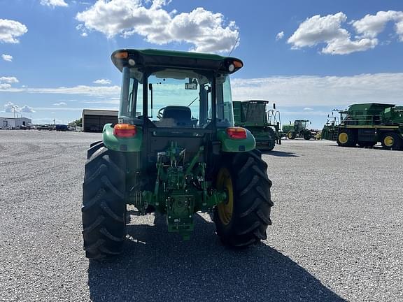 Image of John Deere 5090E equipment image 4