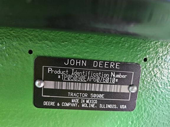 Image of John Deere 5090E equipment image 2