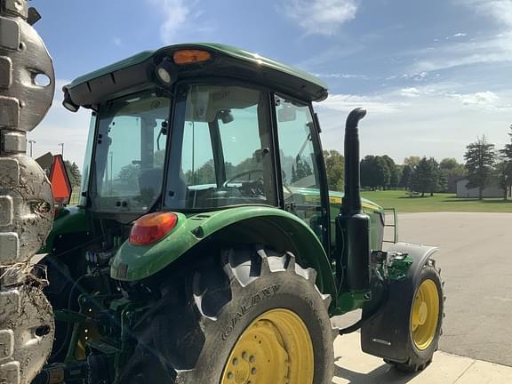 Image of John Deere 5090E equipment image 3