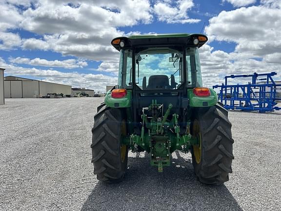 Image of John Deere 5090E equipment image 3