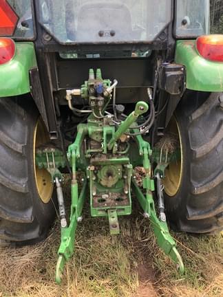 Image of John Deere 5090E equipment image 3