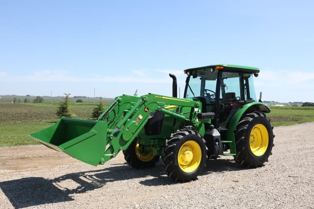 Image of John Deere 5090E equipment image 1