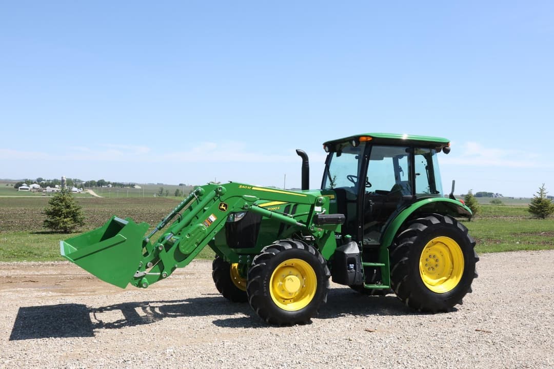 Image of John Deere 5090E Primary image