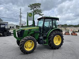 Main image John Deere 5090E 1