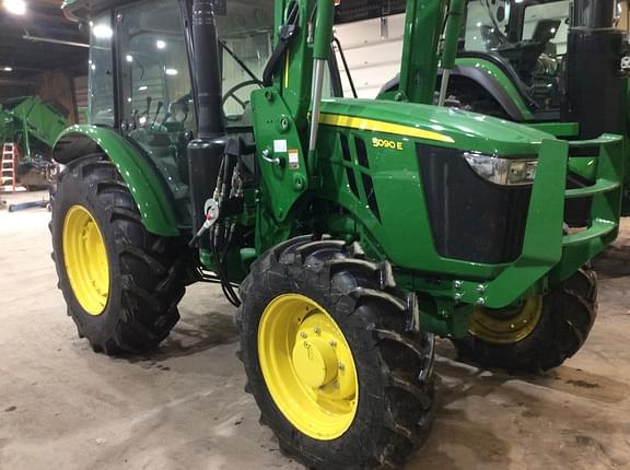 Image of John Deere 5090E equipment image 1