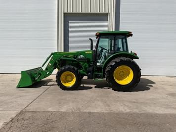 Main image John Deere 5090E